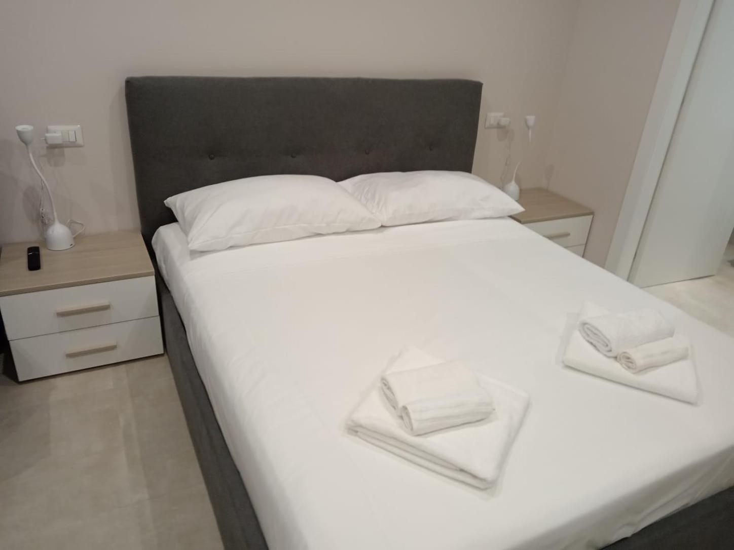 Gambara Metro Apartment Milano Екстериор снимка